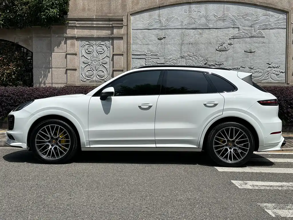 Porsche Cayenne — фото 3