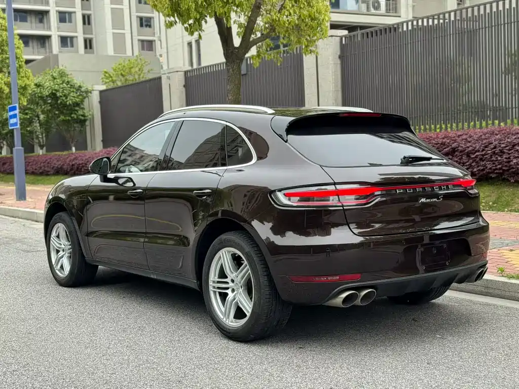 Porsche Macan — фото 14