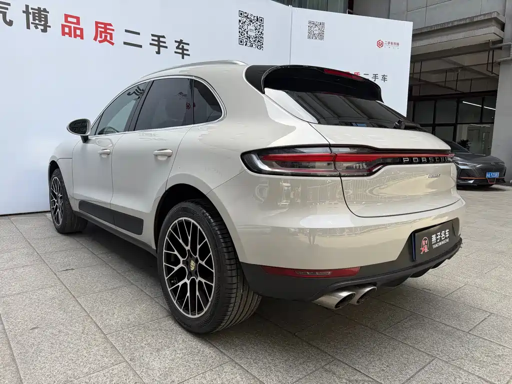 Porsche Macan — фото 17