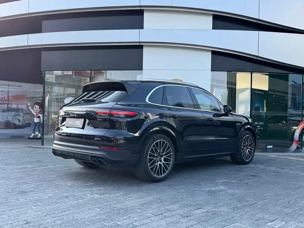 Porsche Cayenne Hybrid — фото 6