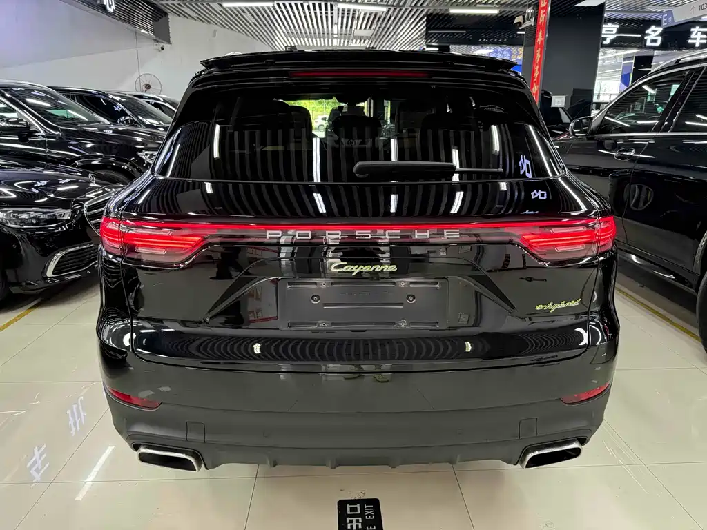 Porsche Cayenne Hybrid — фото 12