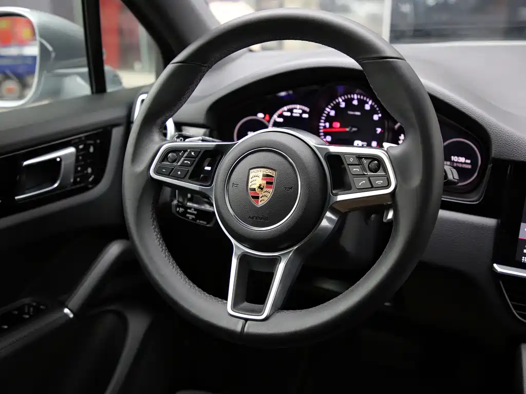 Porsche Cayenne — фото 10