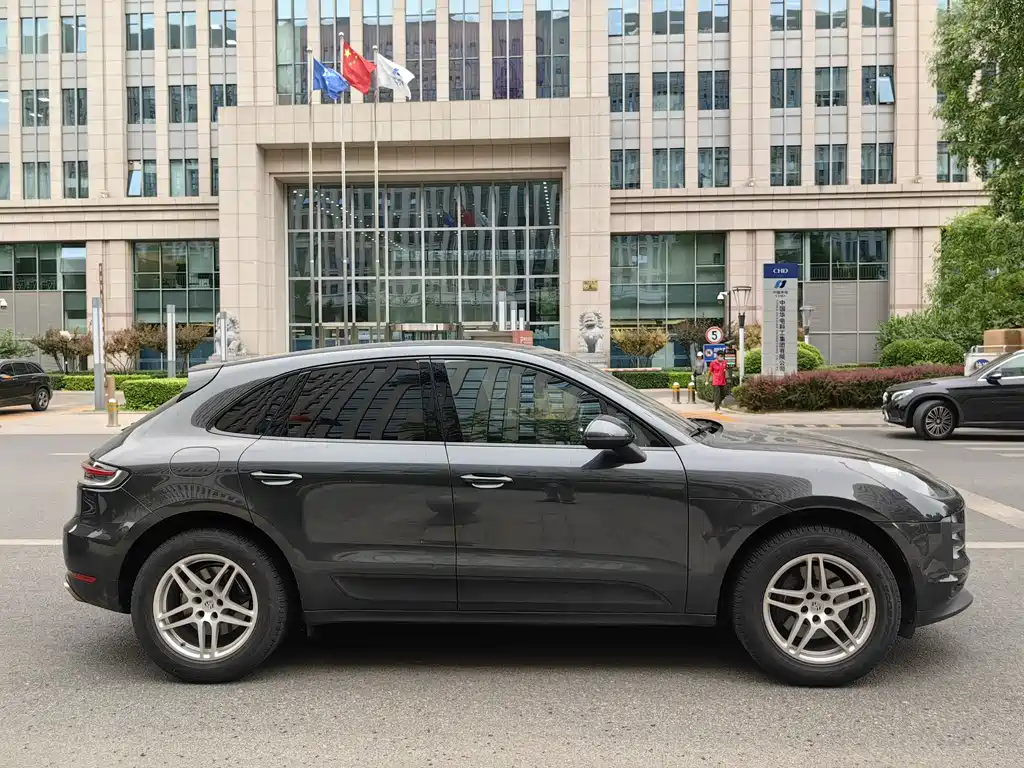 Porsche Macan — фото 6