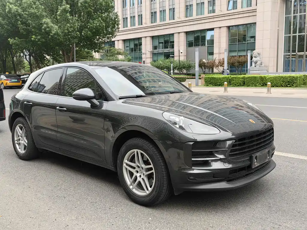 Porsche Macan — фото 7