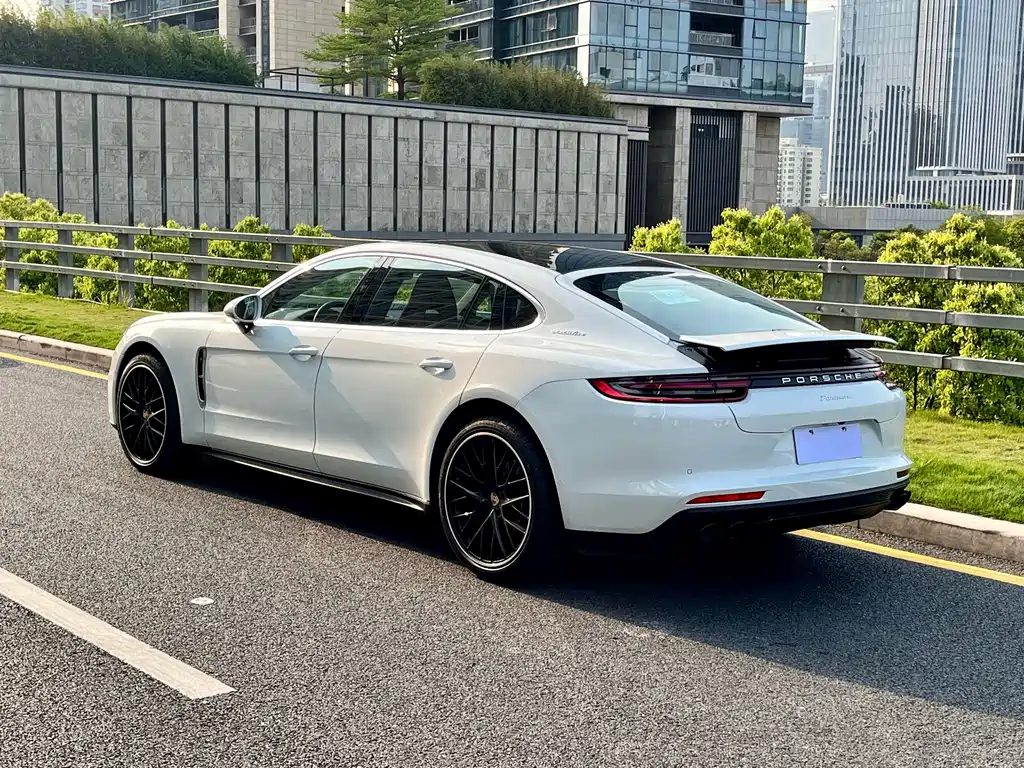 Porsche Panamera — фото 4