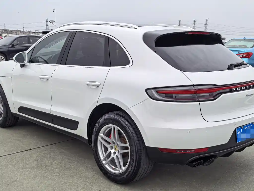 Porsche Macan — фото 20