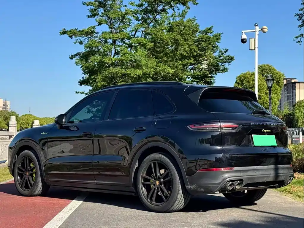 Porsche Cayenne Hybrid — фото 9