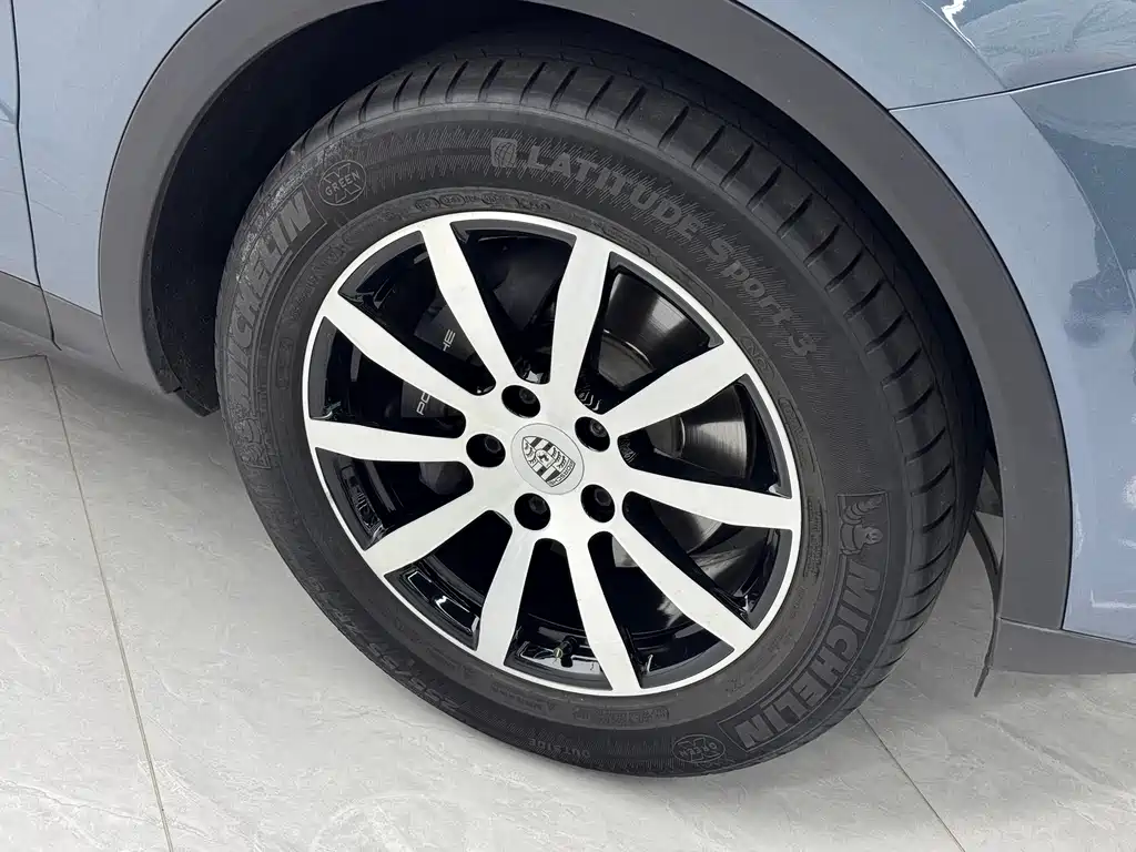 Porsche Cayenne — фото 4