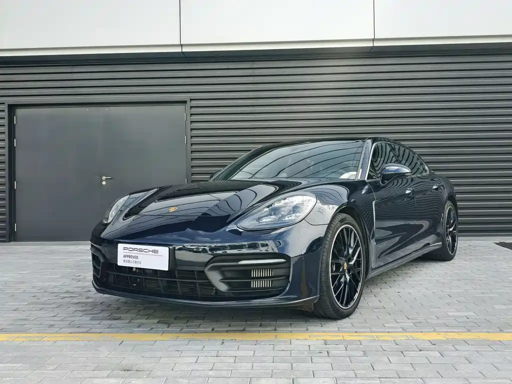 Porsche Panamera — фото 1