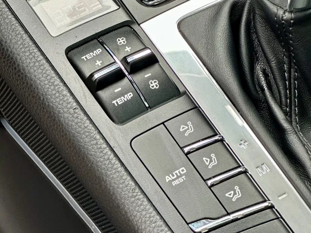 Porsche Macan — фото 31