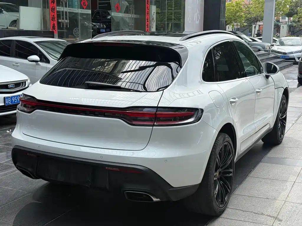 Porsche Macan — фото 12