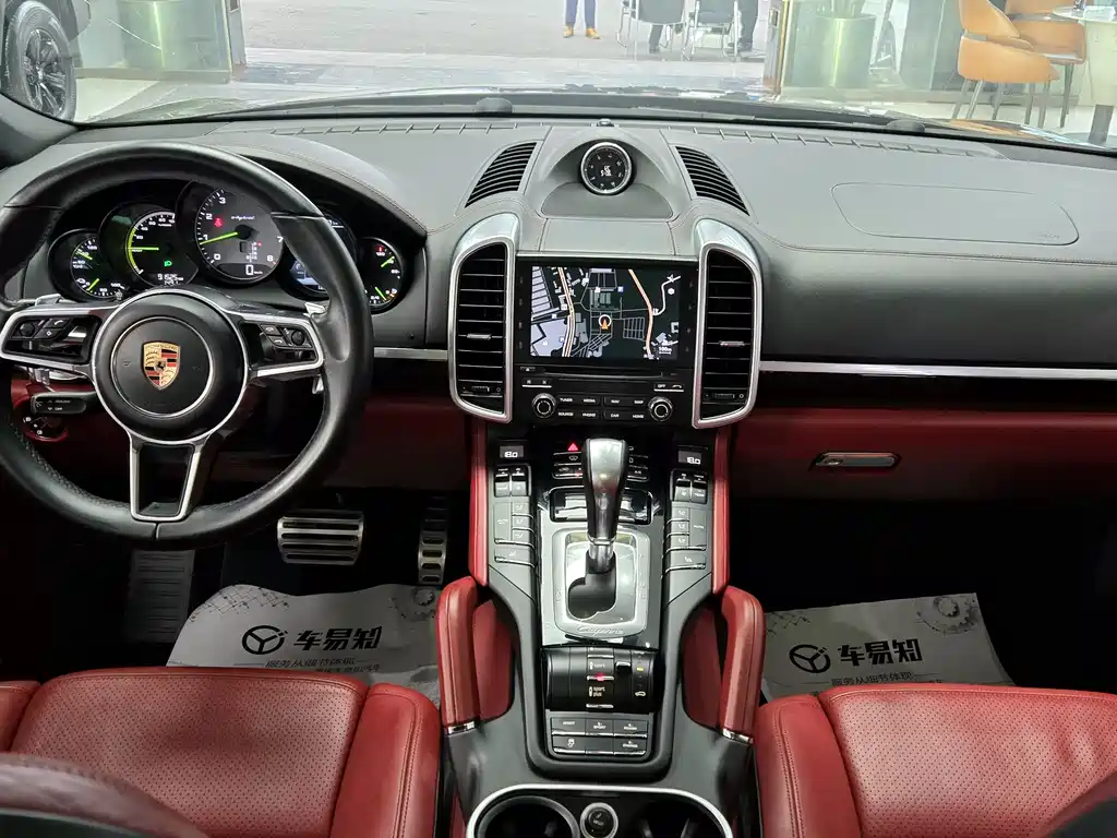 Porsche Cayenne Hybrid — фото 14