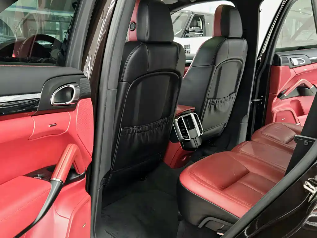 Porsche Cayenne Hybrid — фото 19