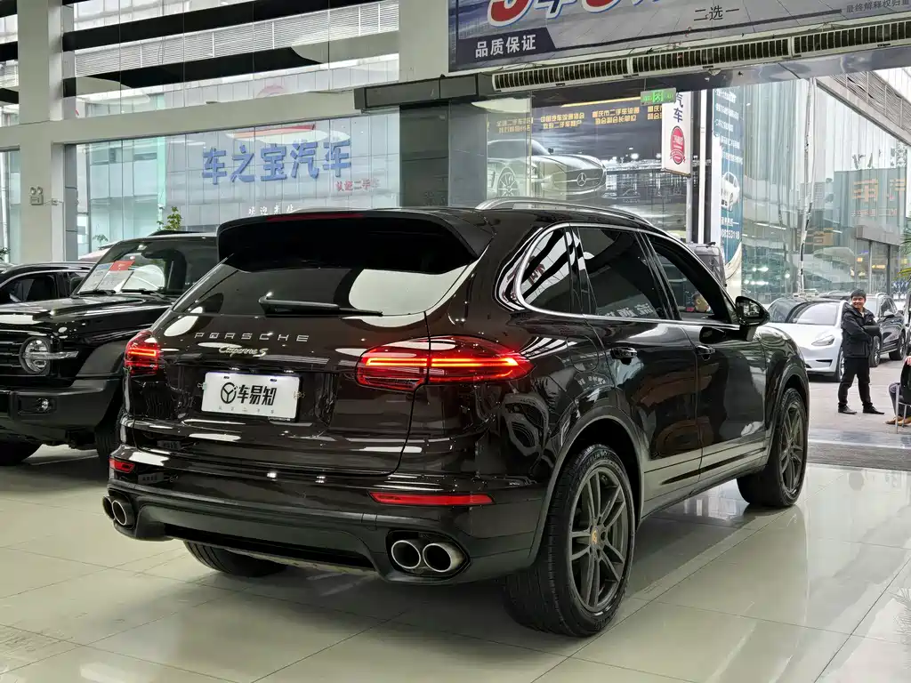 Porsche Cayenne Hybrid — фото 6