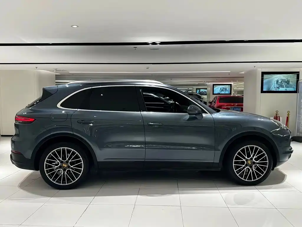 Porsche Cayenne — фото 6