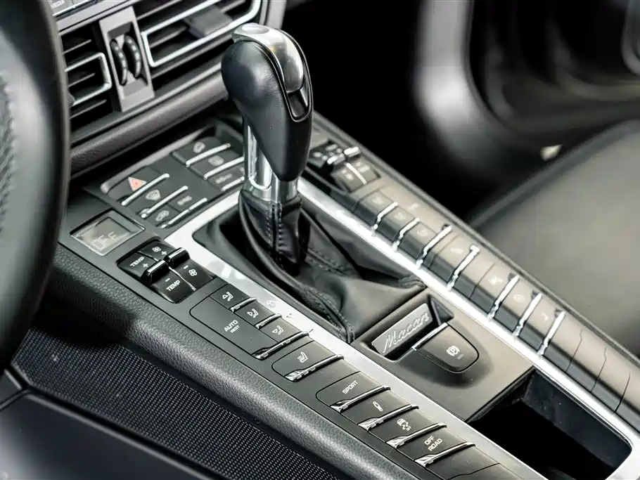 Porsche Macan — фото 11