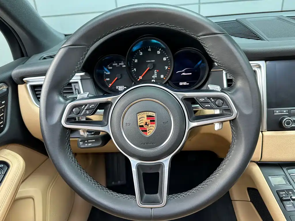 Porsche Macan — фото 4