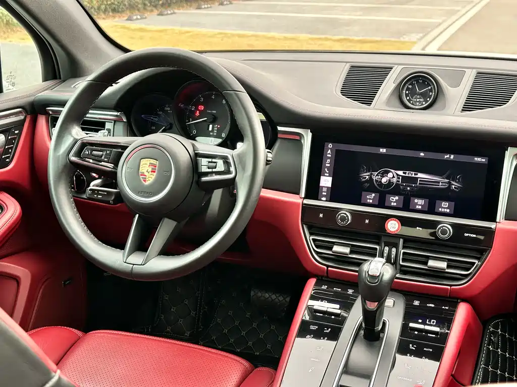 Porsche Macan — фото 13