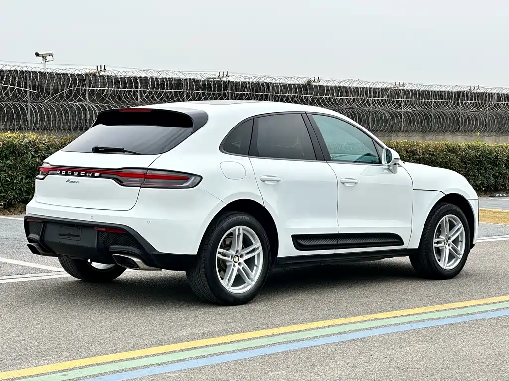 Porsche Macan — фото 7