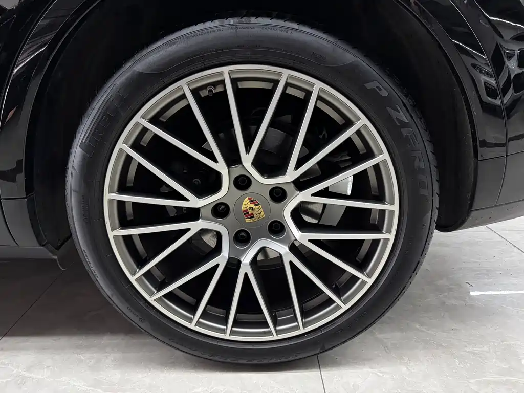 Porsche Cayenne — фото 10