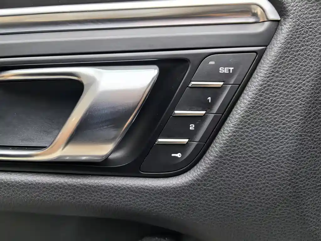 Porsche Macan — фото 13