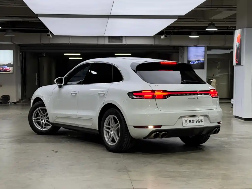 Porsche Macan — фото 4