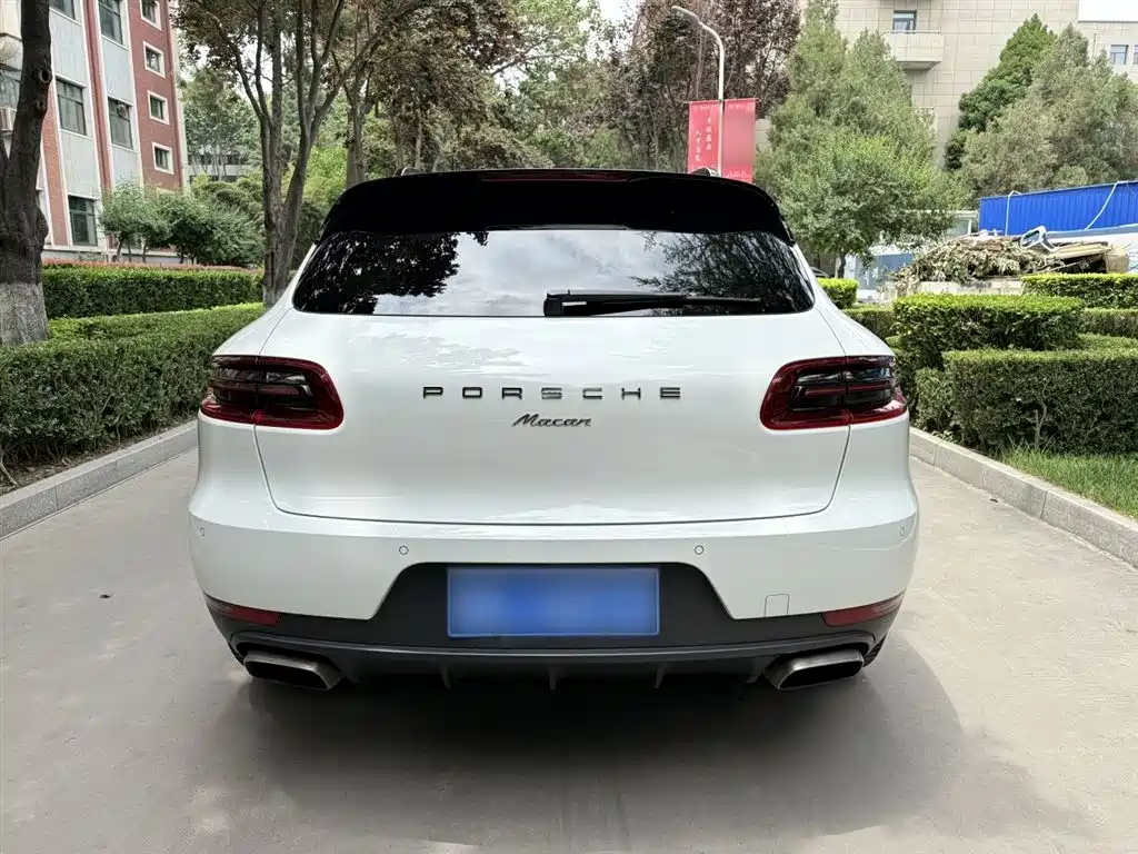 Porsche Macan — фото 11