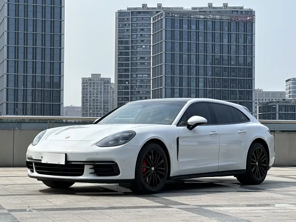 Porsche Panamera — фото 1