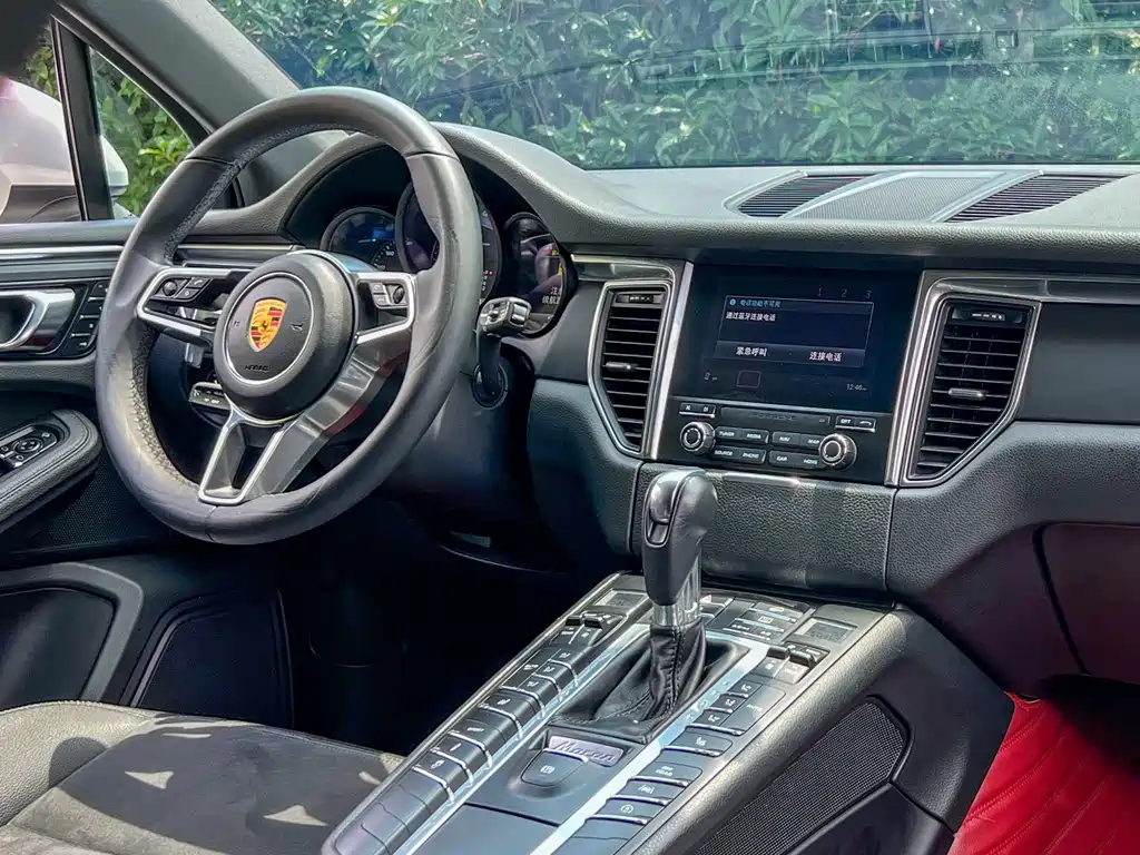Porsche Macan — фото 13