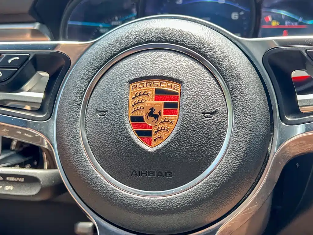 Porsche Macan — фото 9