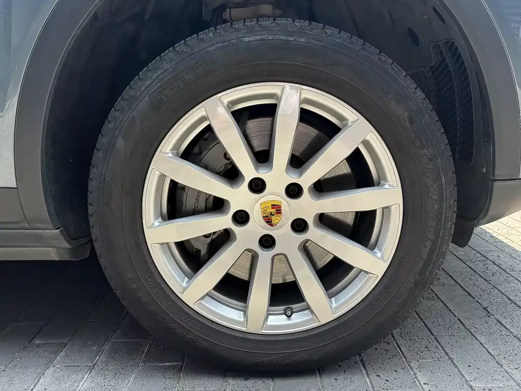 Porsche Cayenne — фото 8