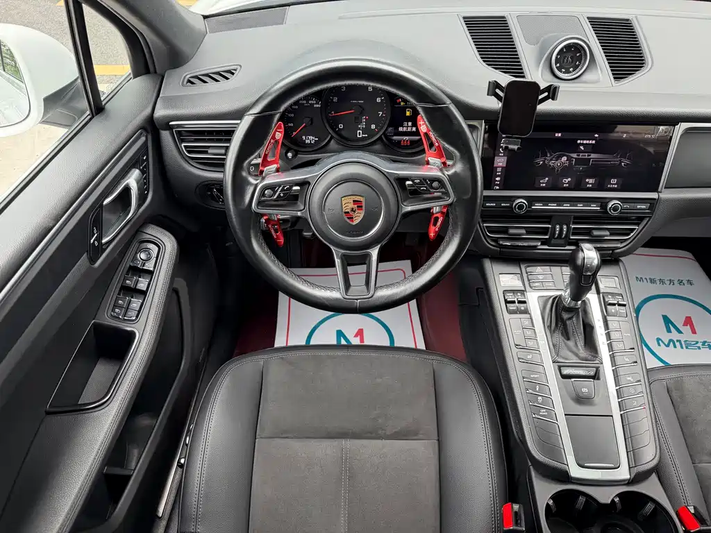 Porsche Macan — фото 10