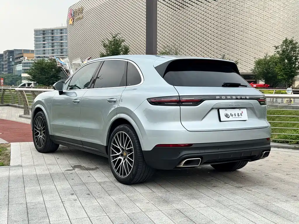 Porsche Cayenne — фото 11
