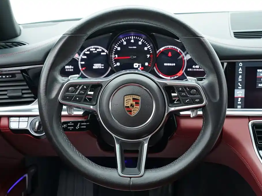 Porsche Panamera — фото 17