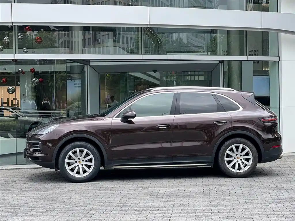 Porsche Cayenne — фото 3