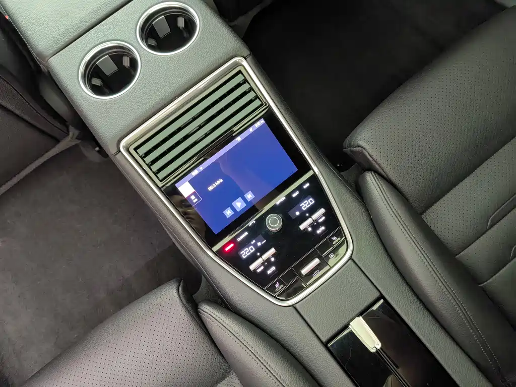 Porsche Panamera — фото 27