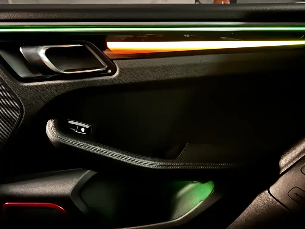 Porsche Macan — фото 37