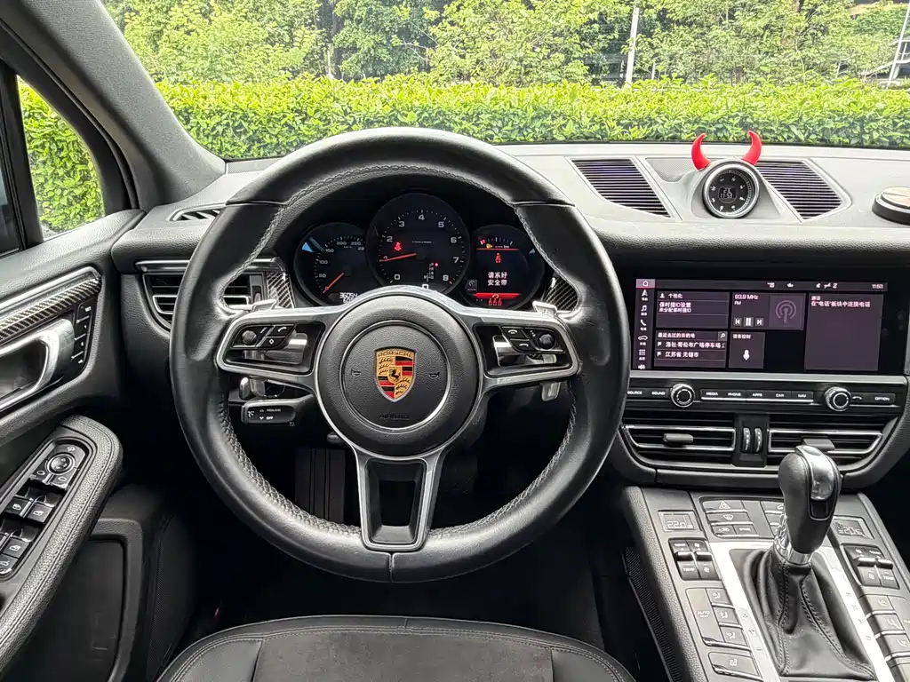 Porsche Macan — фото 9