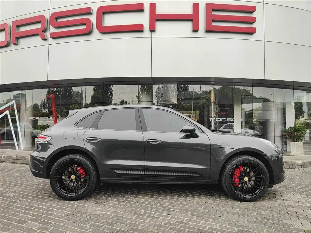 Porsche Macan — фото 15