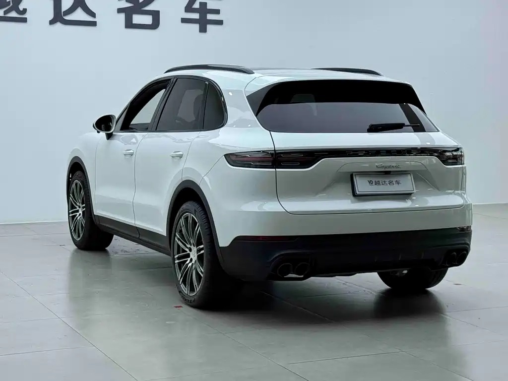 Porsche Cayenne — фото 21