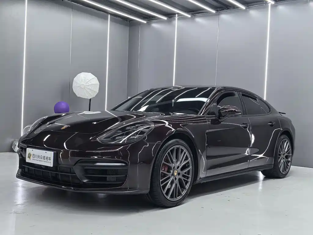 Porsche Panamera — фото 1