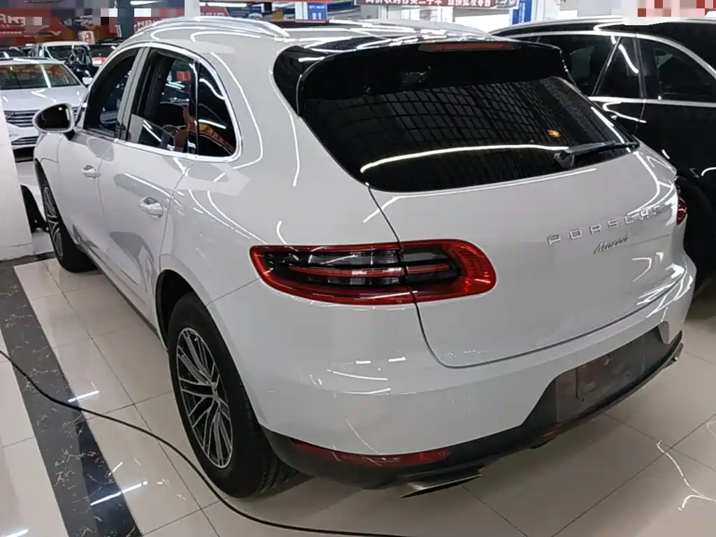 Porsche Macan — фото 5