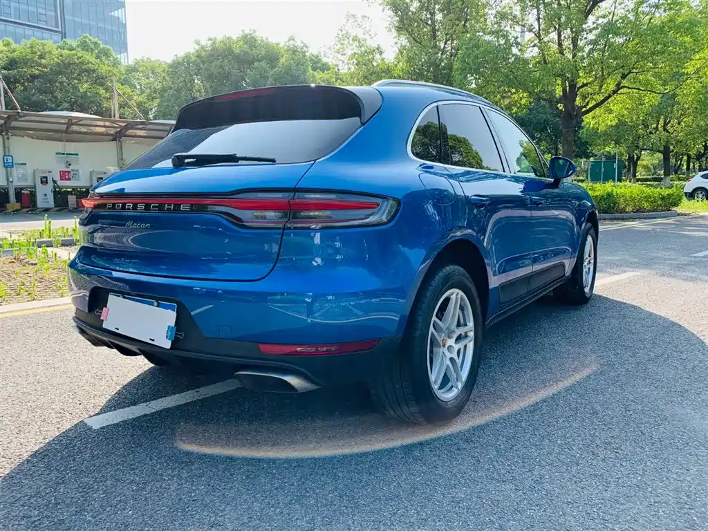 Porsche Macan — фото 19