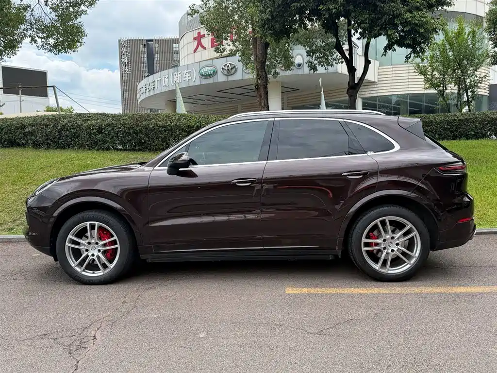 Porsche Cayenne — фото 3