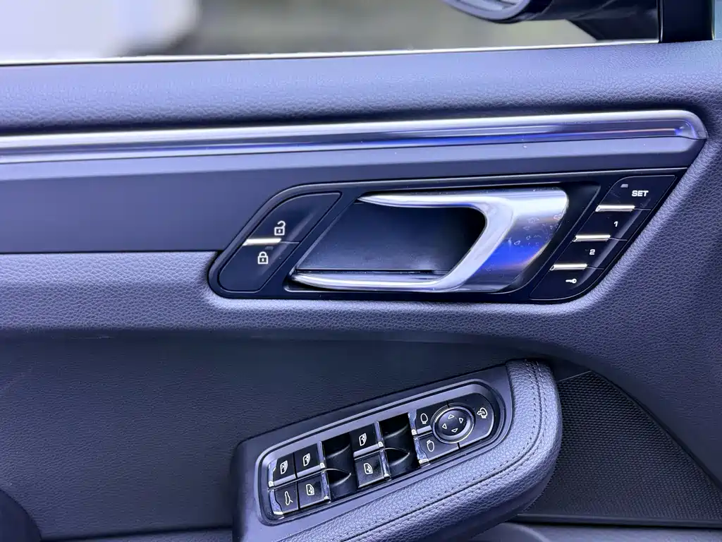 Porsche Macan — фото 8