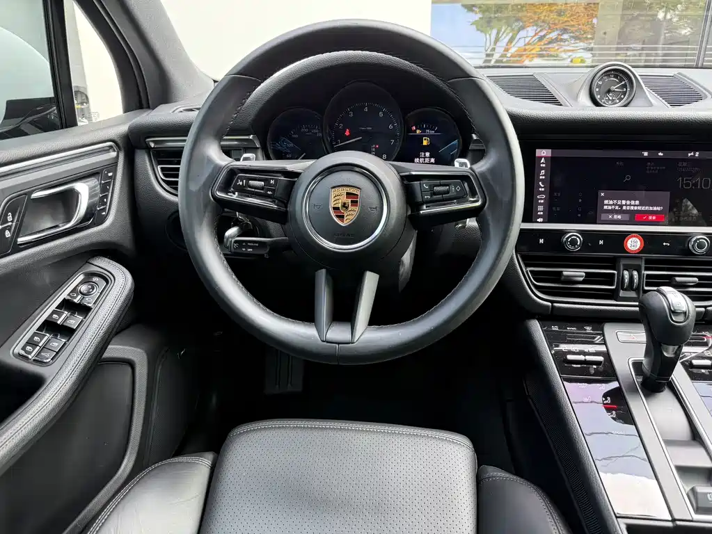 Porsche Macan — фото 13