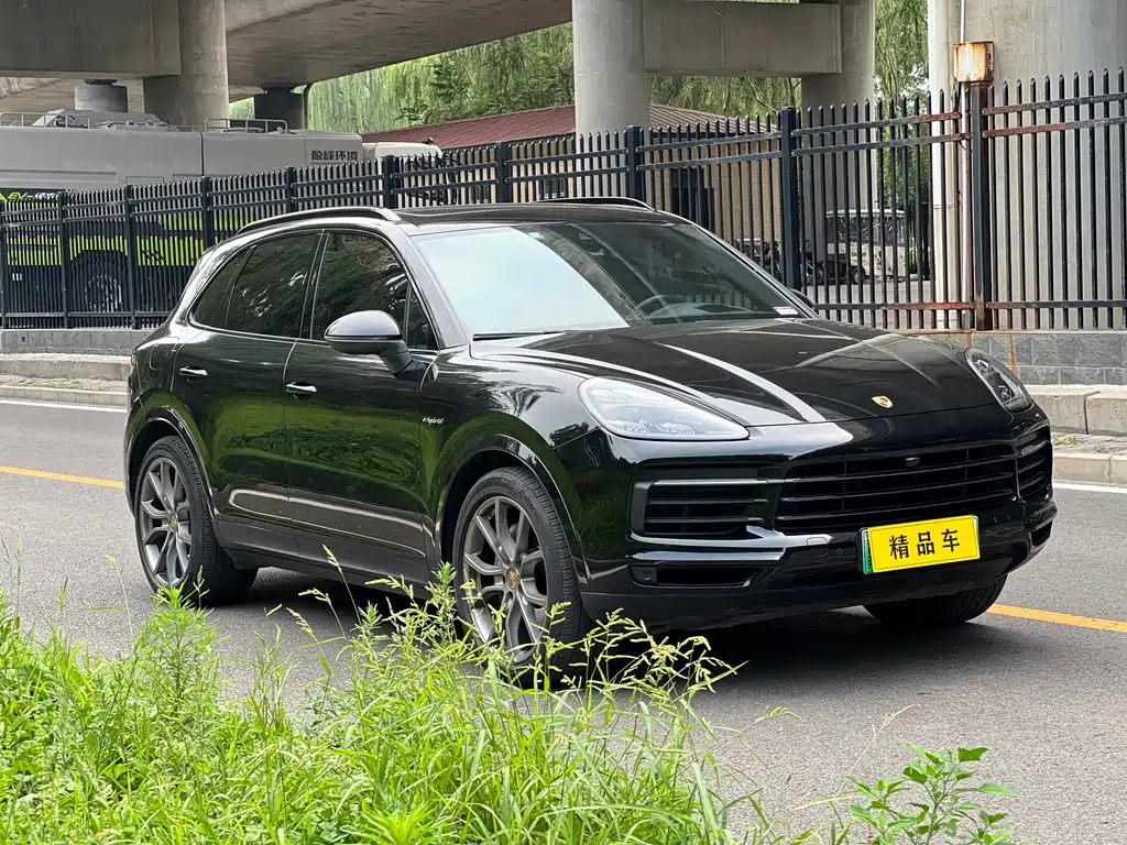 Porsche Cayenne Hybrid — фото 4