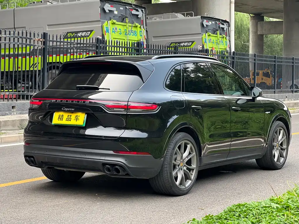 Porsche Cayenne Hybrid — фото 8