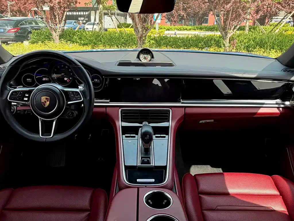 Porsche Panamera — фото 15