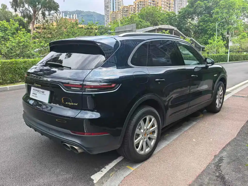 Porsche Cayenne Hybrid — фото 3